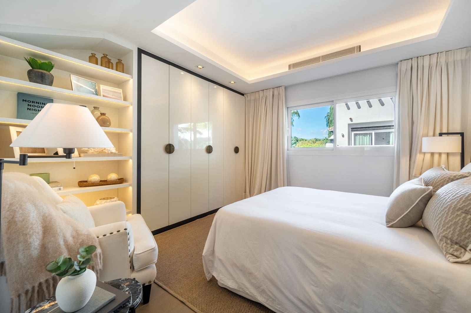 4 bedroom Penthouse for sale in Marbella with pool garage - € 9,500,000 (Ref: 10180404)
