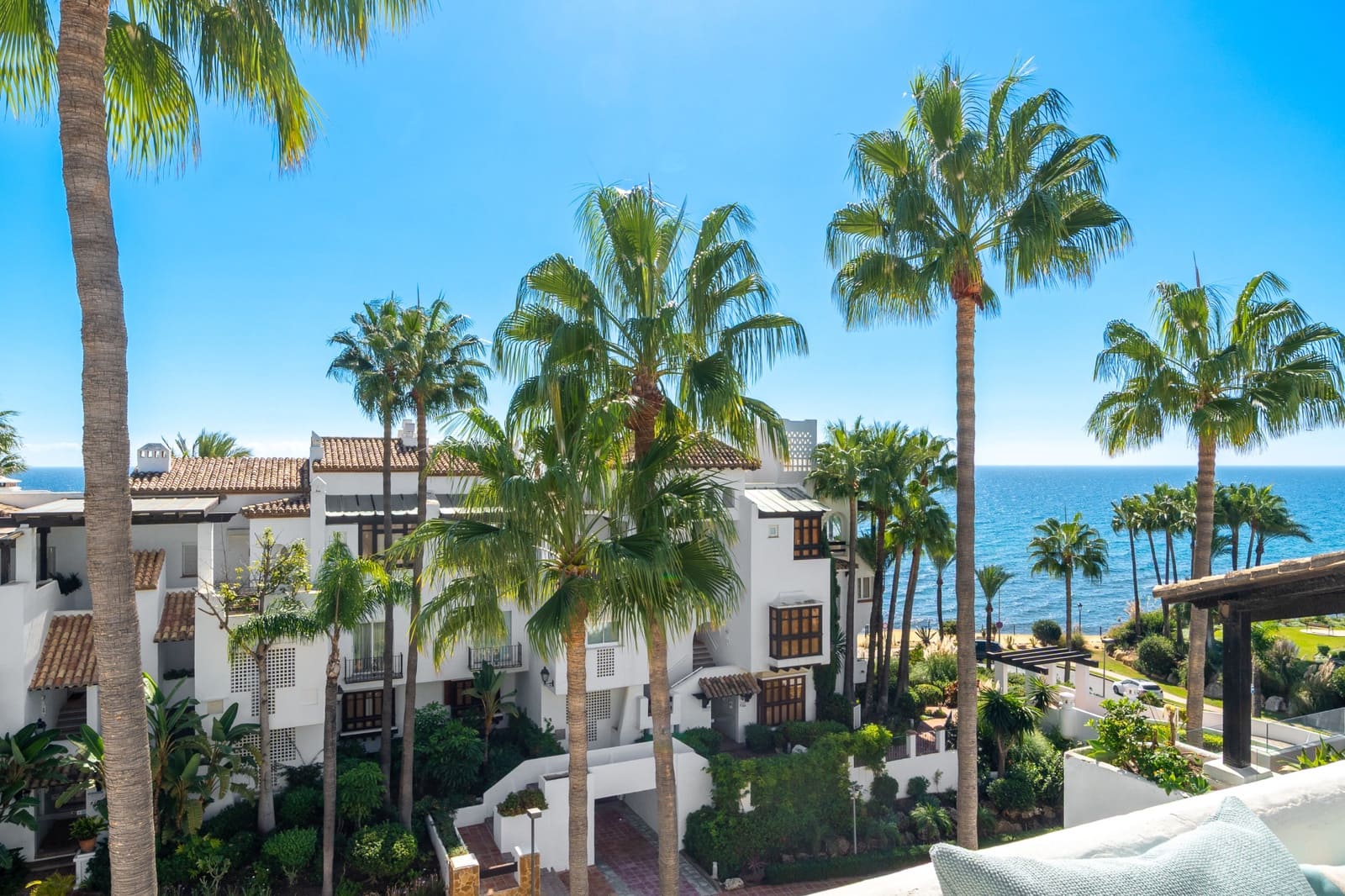 4 bedroom Penthouse for sale in Marbella with pool garage - € 9,500,000 (Ref: 10180404)
