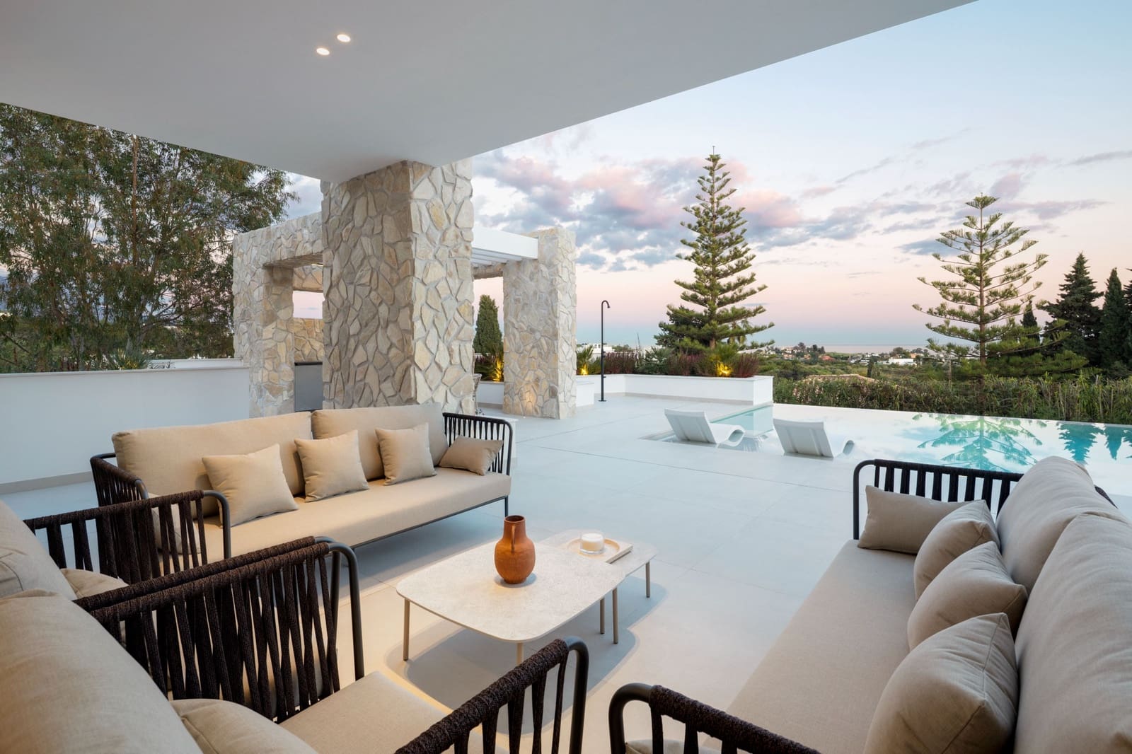 5 soverom Villa til salgs i La Quinta med svømmebasseng garasje - € 4 995 000 (Ref: 10180410)