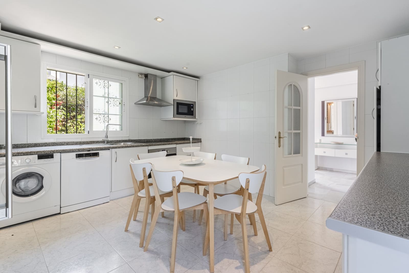 3 sovrum Hus till salu i Marbella med pool garage - 1 350 000 € (Ref: 10186759)