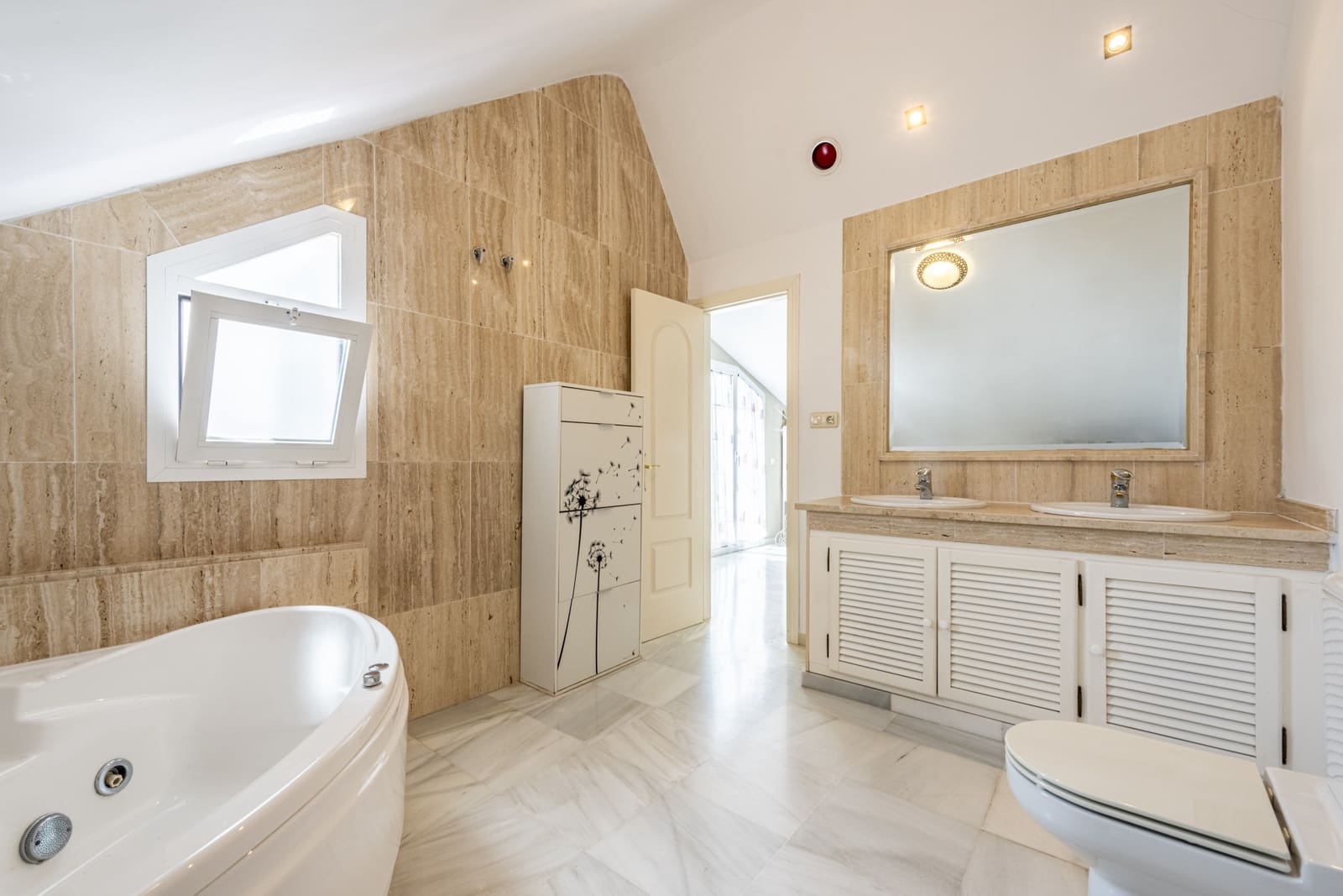 3 sovrum Hus till salu i Marbella med pool garage - 1 350 000 € (Ref: 10186759)
