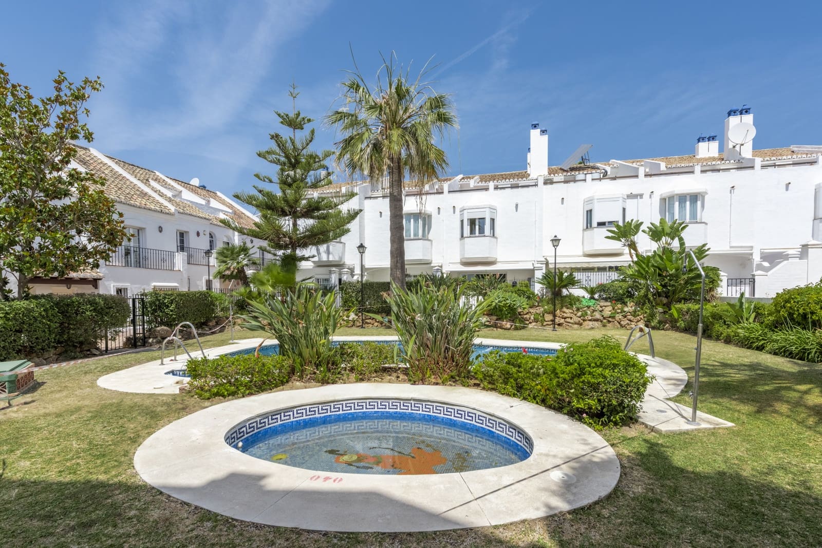 3 sovrum Hus till salu i Marbella med pool garage - 1 350 000 € (Ref: 10186759)