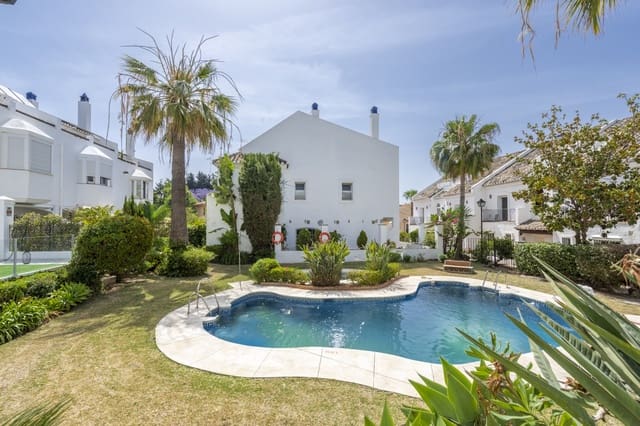 3 soverom Hus til salgs i Marbella med svømmebasseng garasje - € 1 350 000 (Ref: 10186759)