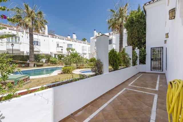 3 soverom Hus til salgs i Marbella med svømmebasseng garasje - € 1 350 000 (Ref: 10186759)