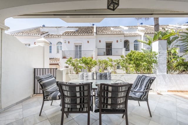 3 soverom Hus til salgs i Marbella med svømmebasseng garasje - € 1 350 000 (Ref: 10186759)
