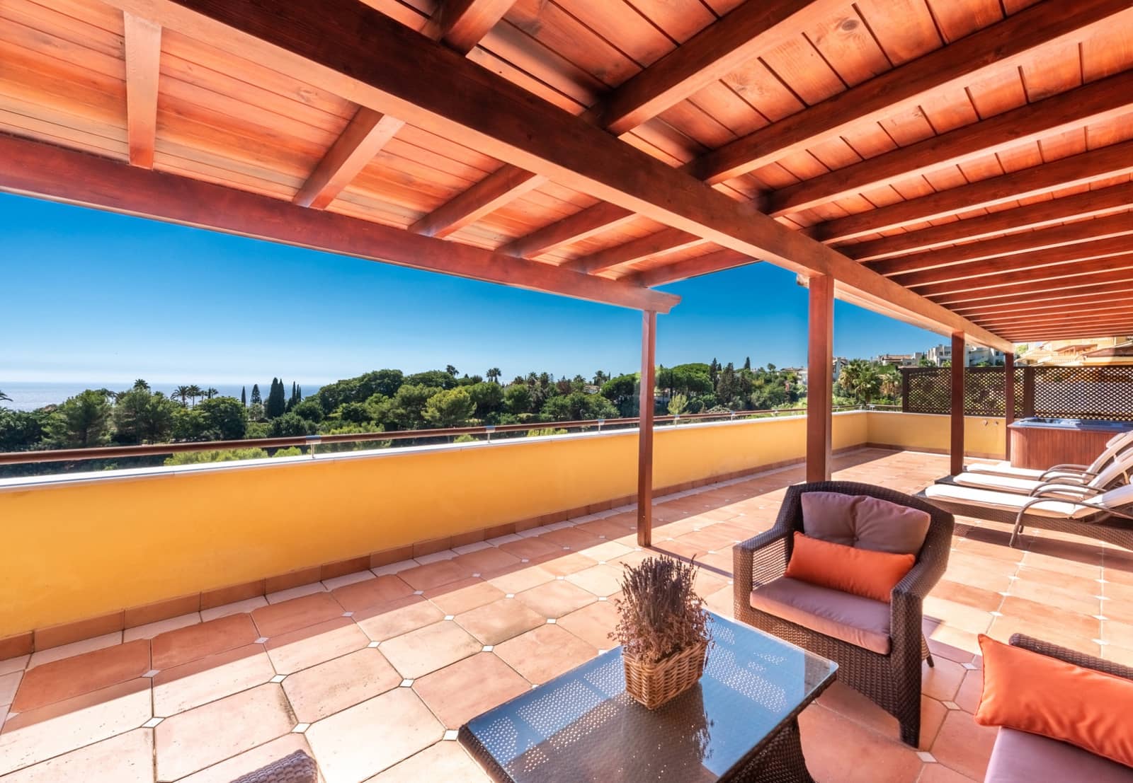 3 soverom Penthouse til salgs i Marbella med svømmebasseng garasje - € 1 250 000 (Ref: 4694004)