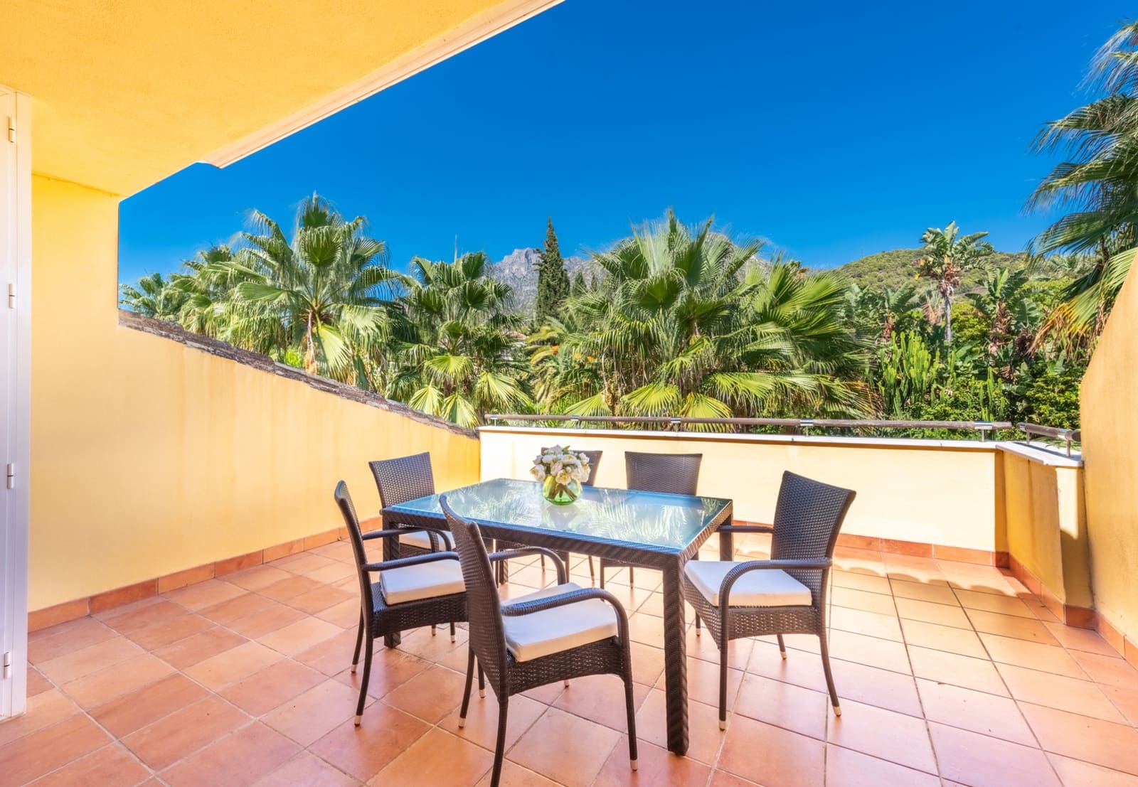 3 soverom Penthouse til salgs i Marbella med svømmebasseng garasje - € 1 250 000 (Ref: 4694004)