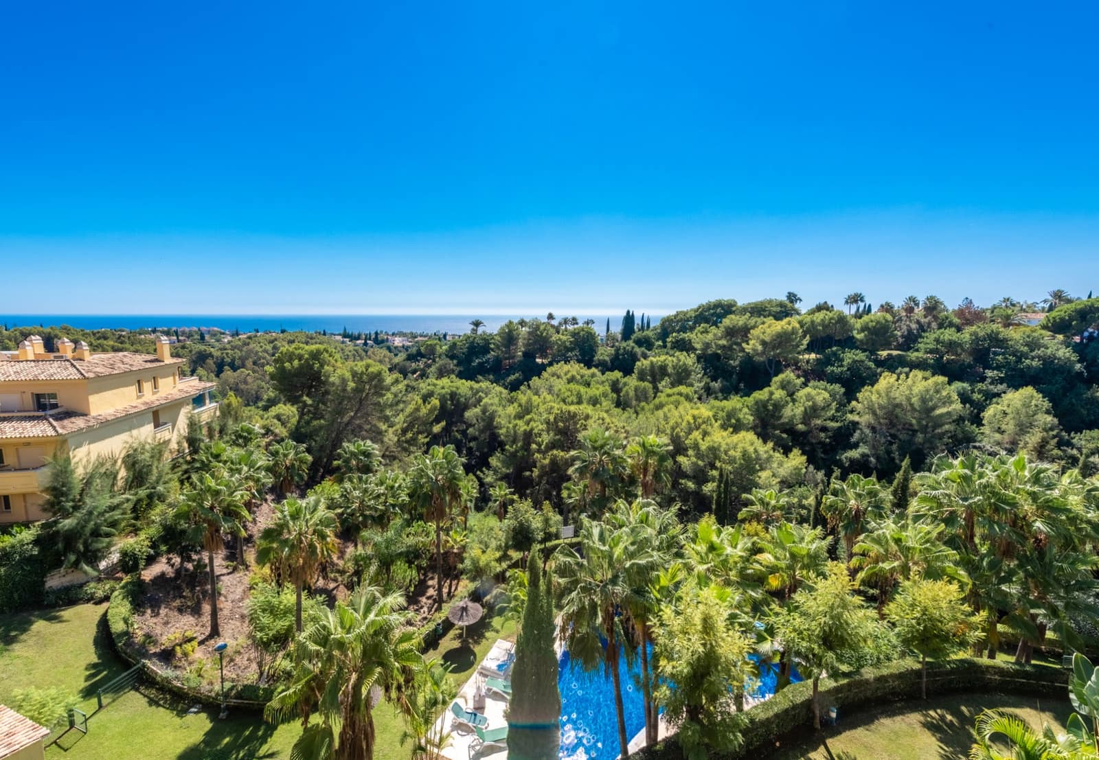 3 soverom Penthouse til salgs i Marbella med svømmebasseng garasje - € 1 250 000 (Ref: 4694004)