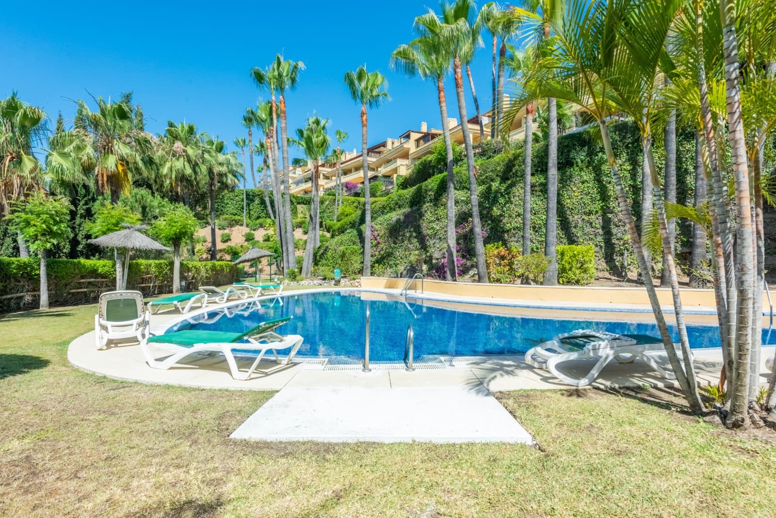 3 soverom Penthouse til salgs i Marbella med svømmebasseng garasje - € 1 250 000 (Ref: 4694004)