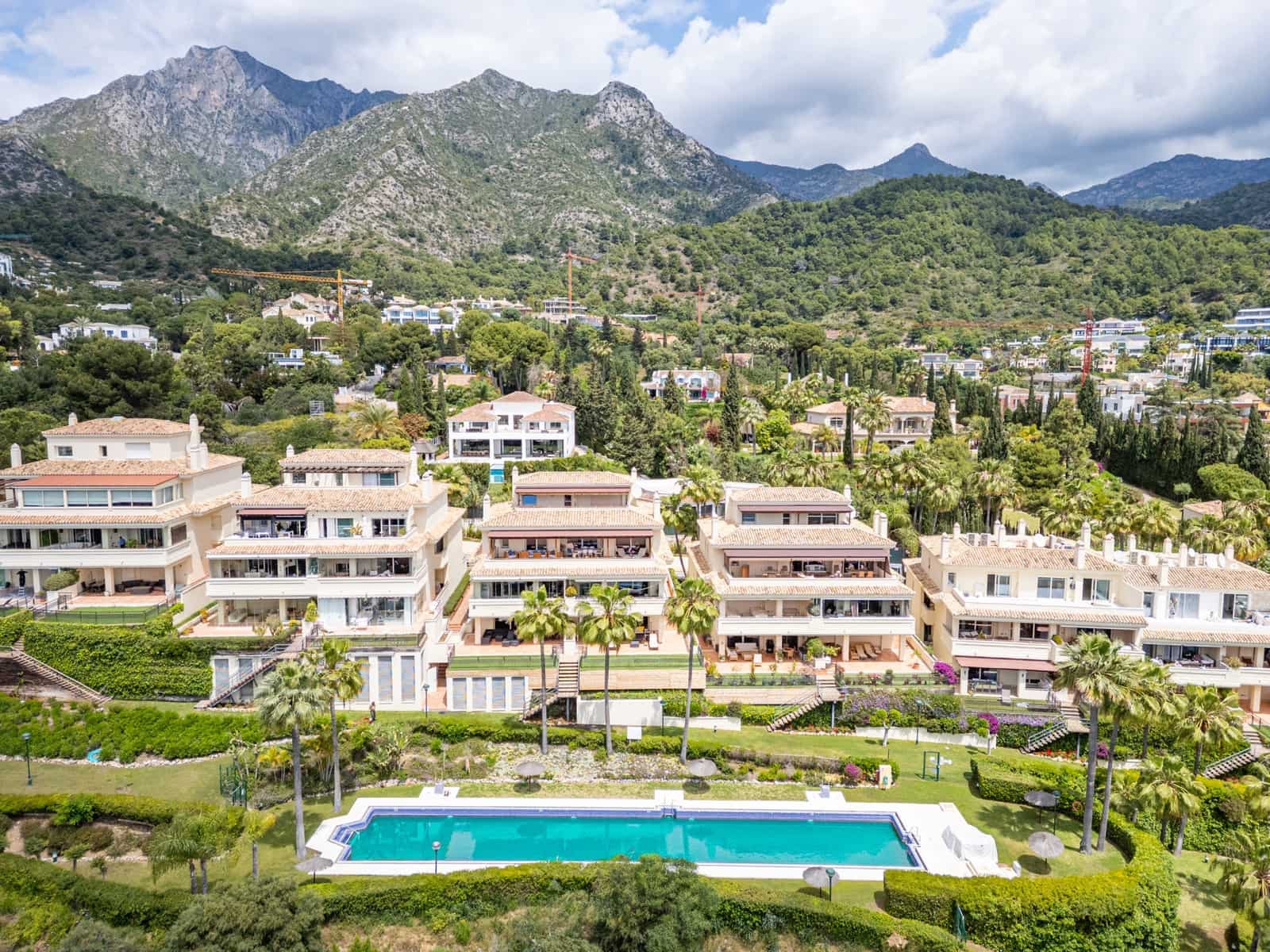 3 soverom Penthouse til salgs i Marbella med svømmebasseng garasje - € 1 250 000 (Ref: 4694004)