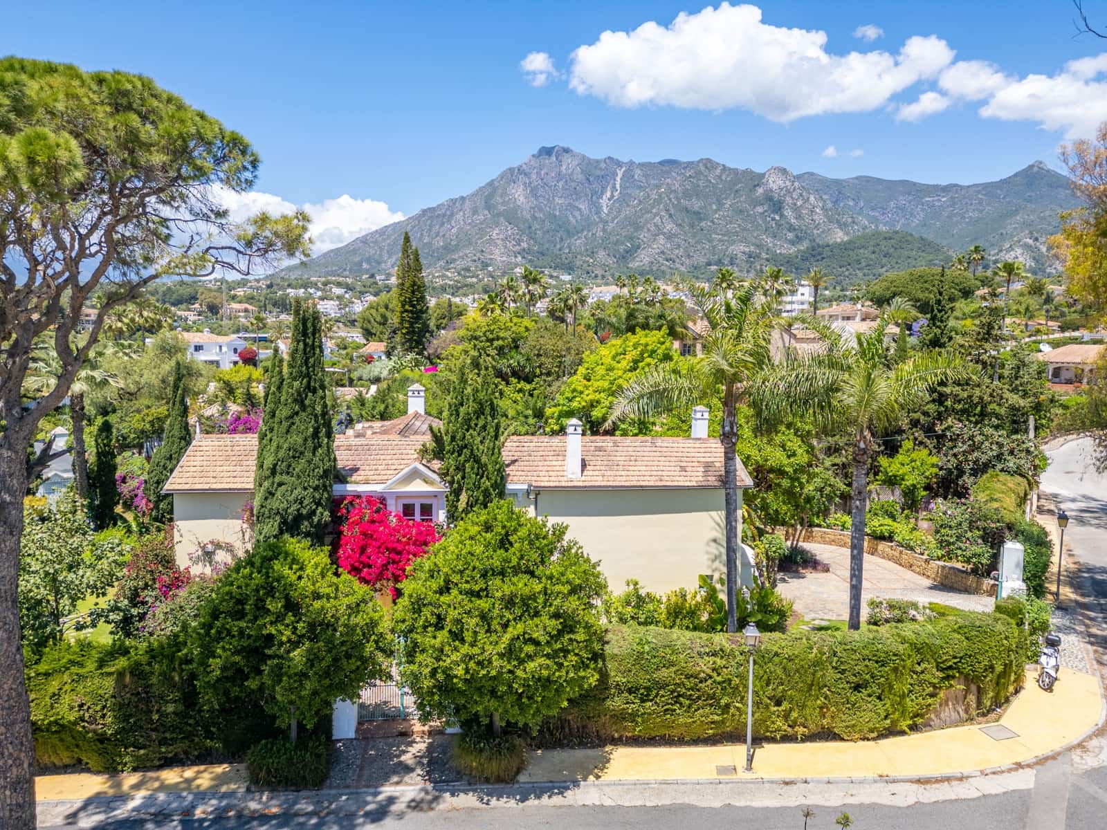 3 soverom Penthouse til salgs i Marbella med svømmebasseng garasje - € 1 250 000 (Ref: 4694004)