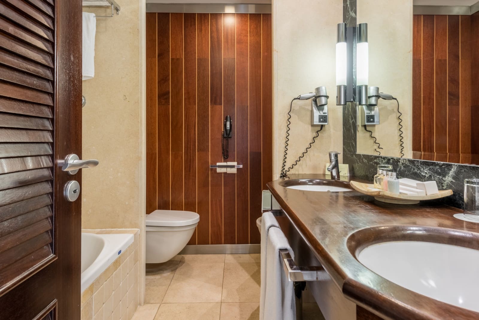 3 bedroom Apartment for sale in Marbella with pool garage - € 1,795,000 (Ref: 4694118)