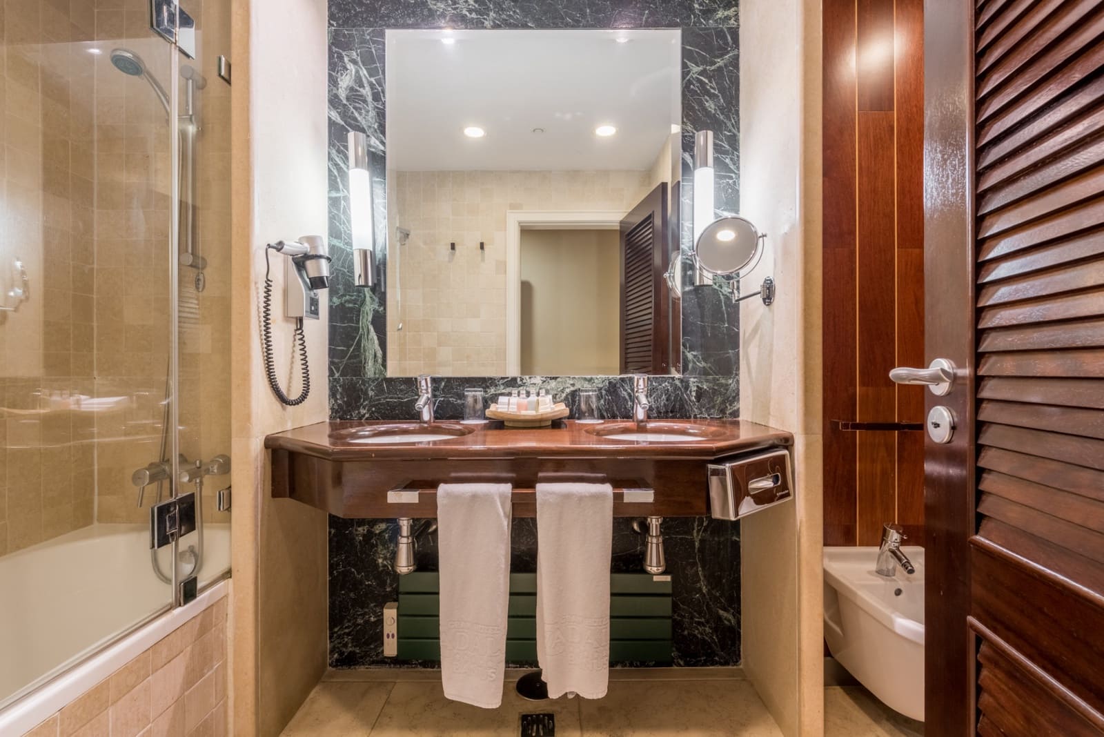 3 bedroom Apartment for sale in Marbella with pool garage - € 1,795,000 (Ref: 4694118)