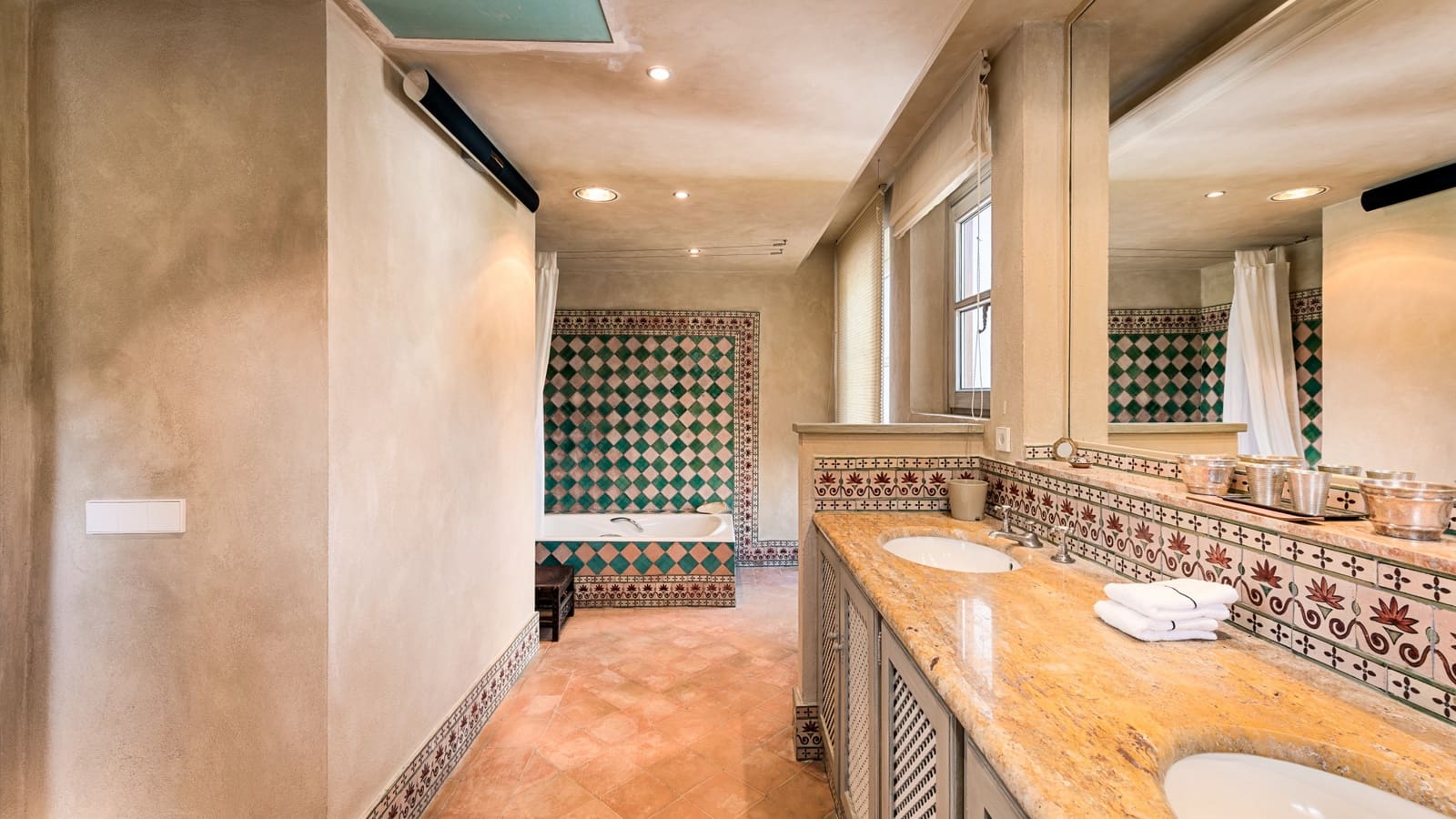 10 quarto Moradia para venda em El Velerin com piscina garagem - 7 500 000 € (Ref: 4694251)