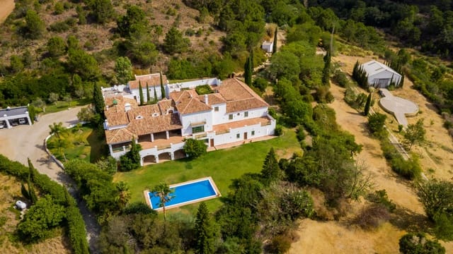 10 sypialnia Willa na sprzedaż w El Velerín, Estepona z basenem garażem - 10 000 000 € (Ref: 4694251)