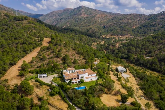 10 sypialnia Willa na sprzedaż w El Velerín, Estepona z basenem garażem - 10 000 000 € (Ref: 4694251)