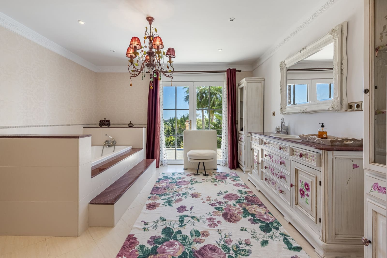 5 bedroom Villa for sale in Benahavis with pool garage - € 1,900,000 (Ref: 4694469)