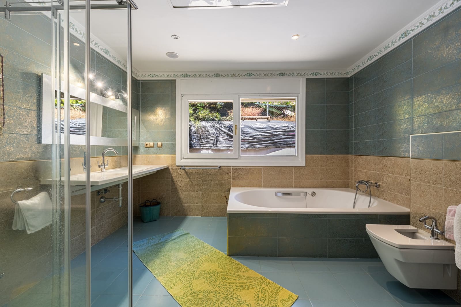 5 bedroom Villa for sale in Benahavis with pool garage - € 1,900,000 (Ref: 4694469)