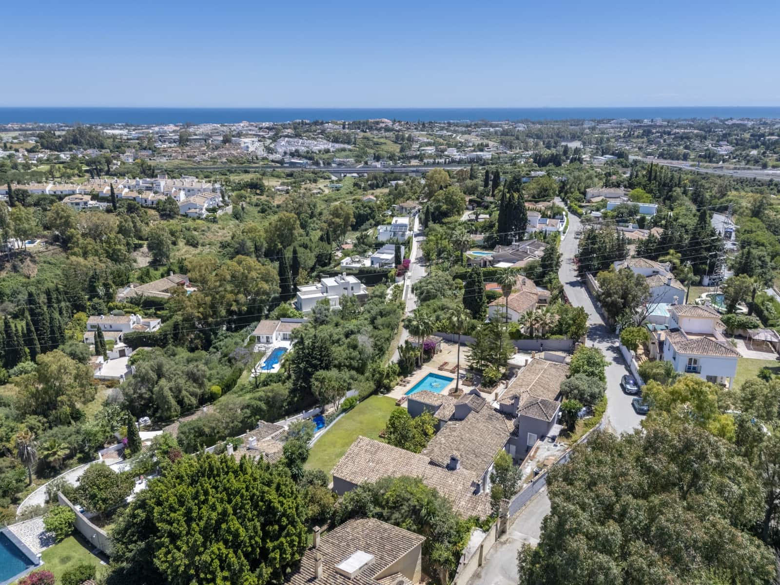 5 bedroom Villa for sale in Benahavis with pool garage - € 1,900,000 (Ref: 4694469)