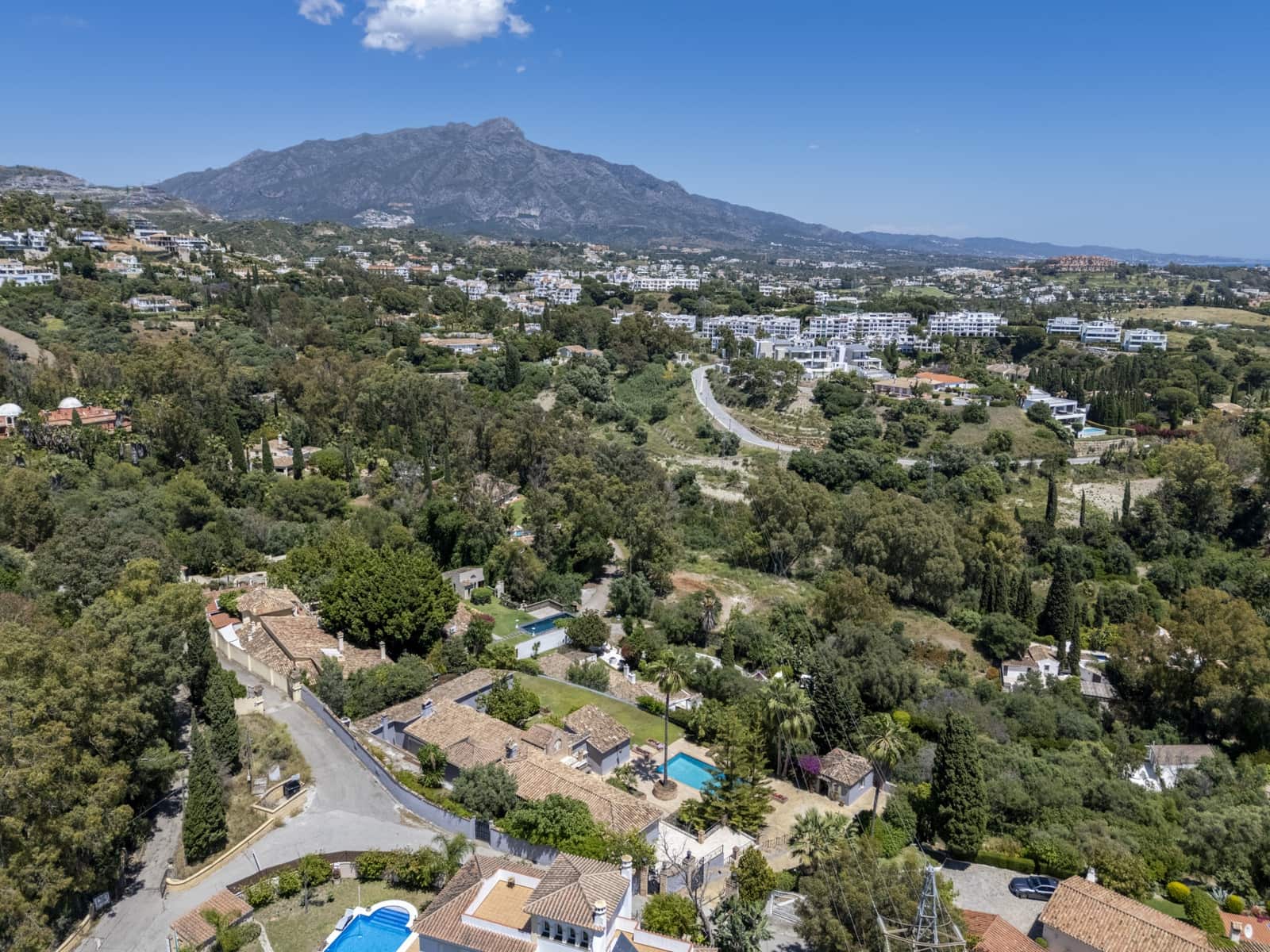 5 bedroom Villa for sale in Benahavis with pool garage - € 1,900,000 (Ref: 4694469)