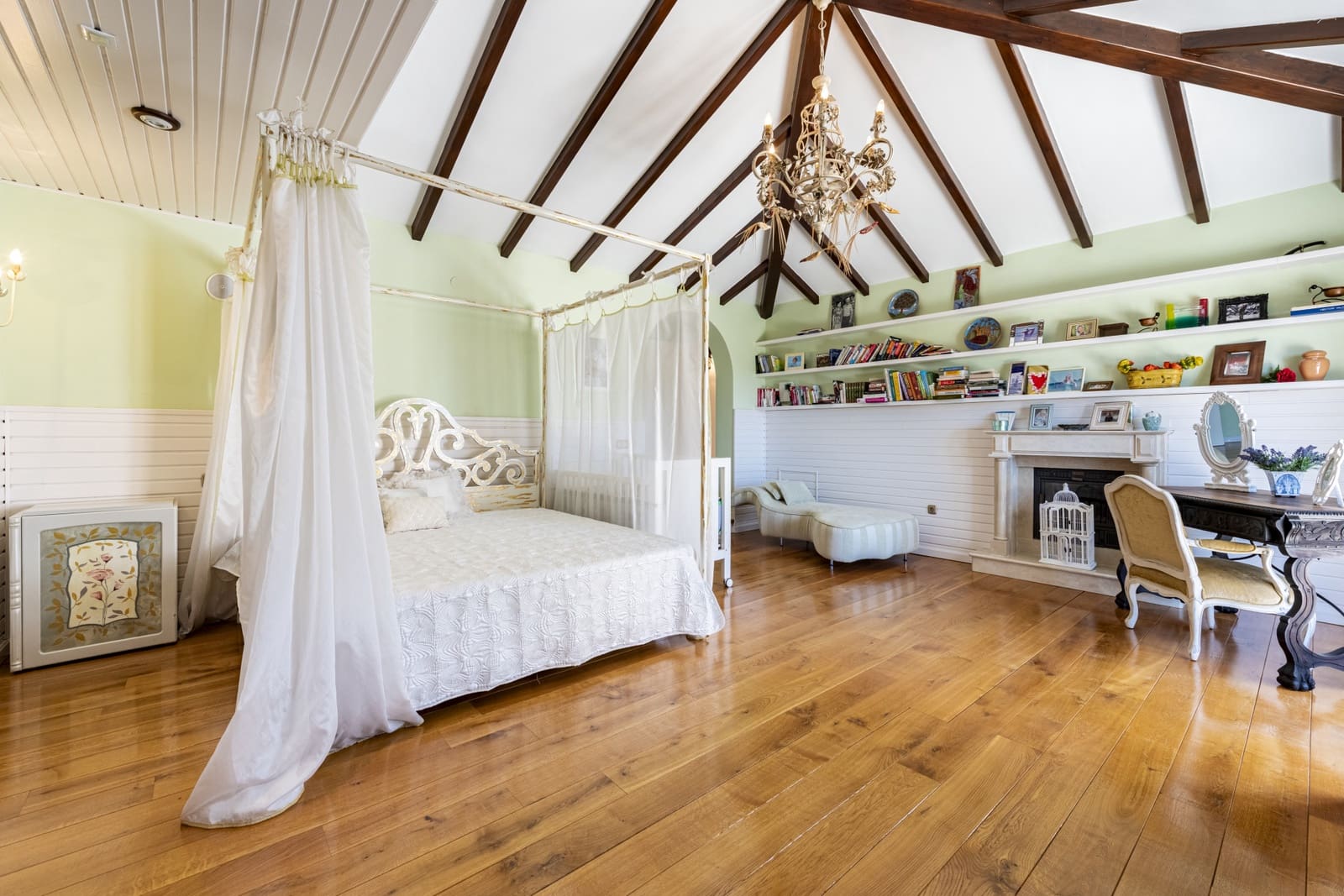 5 bedroom Villa for sale in Benahavis with pool garage - € 1,900,000 (Ref: 4694469)