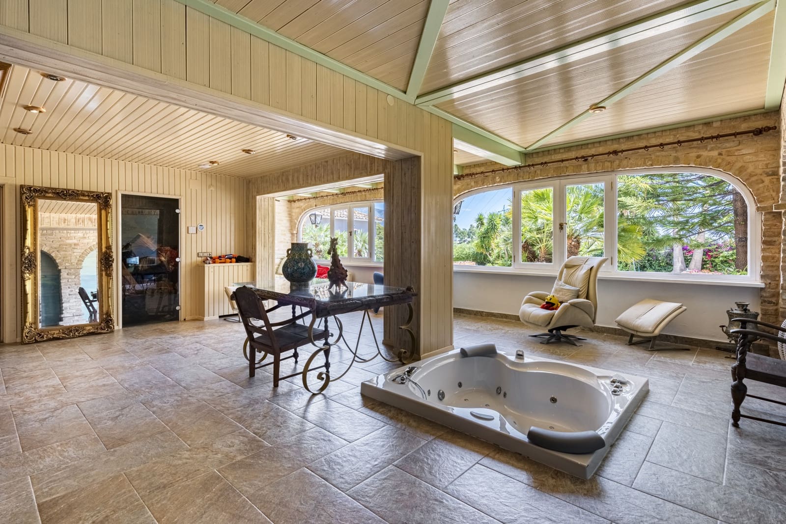 5 bedroom Villa for sale in Benahavis with pool garage - € 1,900,000 (Ref: 4694469)