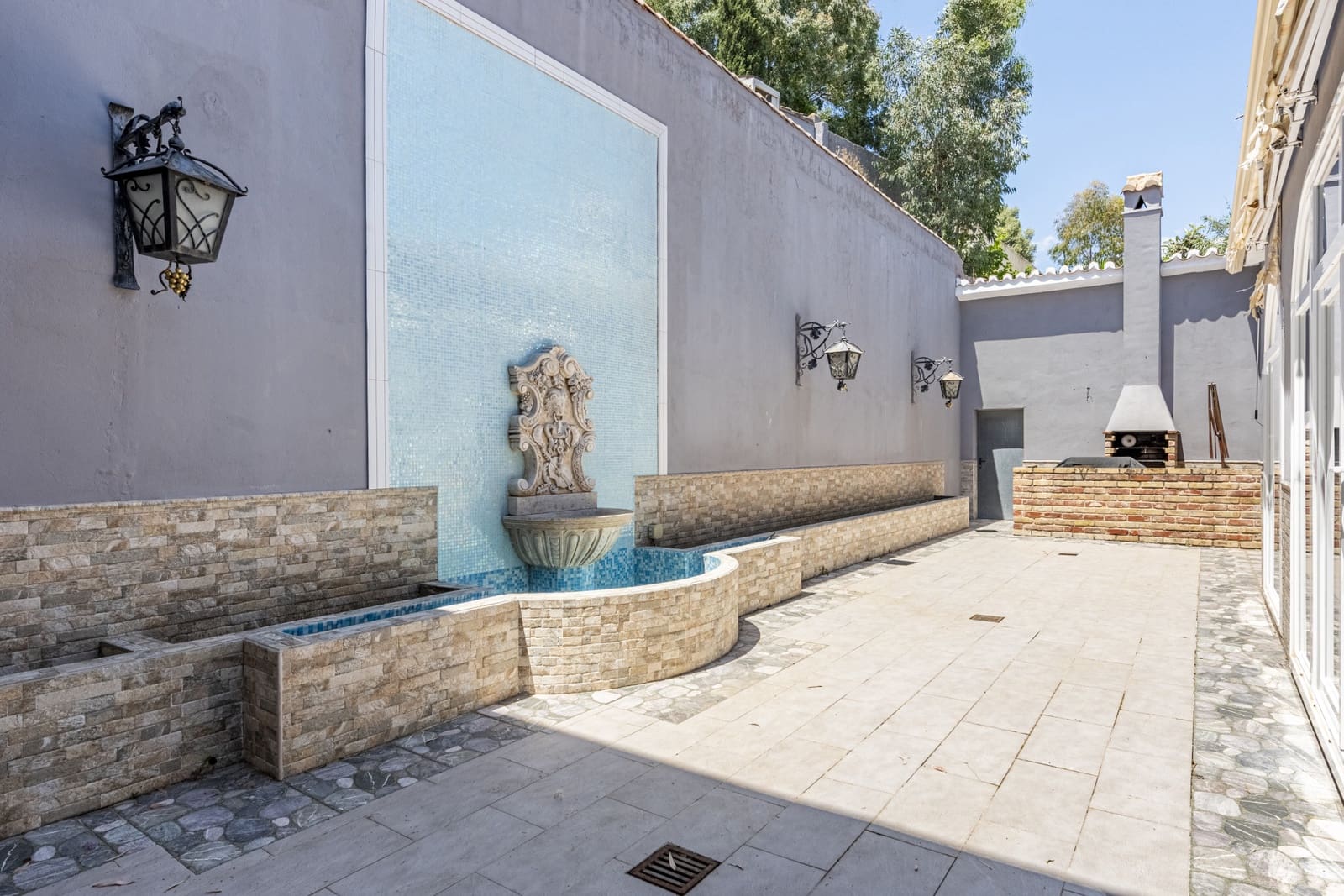 5 bedroom Villa for sale in Benahavis with pool garage - € 1,900,000 (Ref: 4694469)