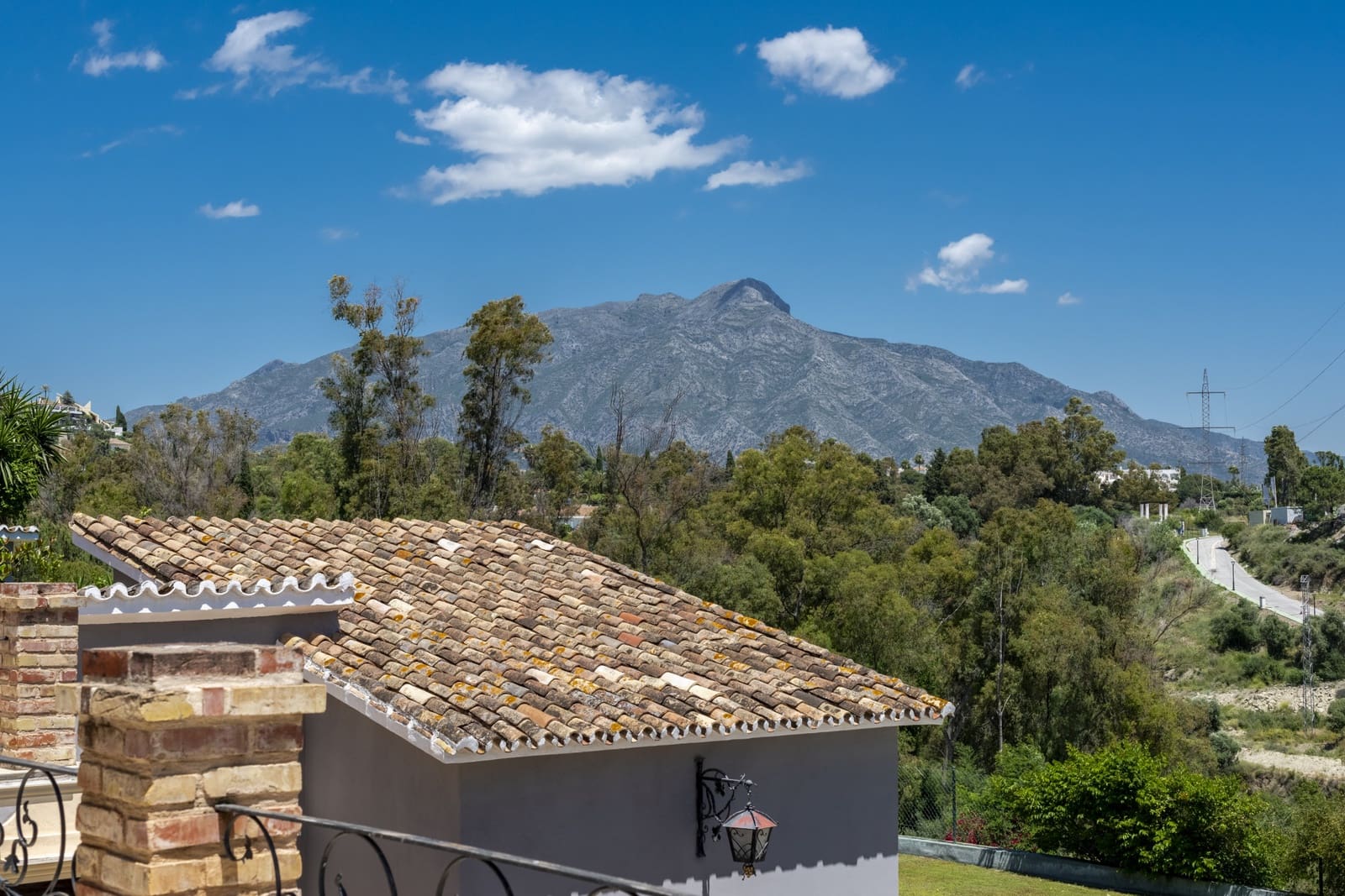 5 bedroom Villa for sale in Benahavis with pool garage - € 1,900,000 (Ref: 4694469)