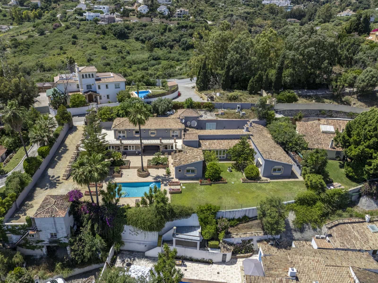 5 bedroom Villa for sale in Benahavis with pool garage - € 1,900,000 (Ref: 4694469)