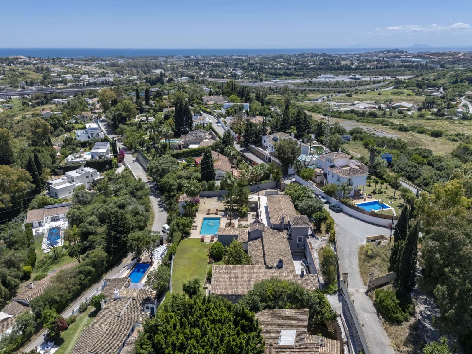 5 bedroom Villa for sale in Benahavis with pool garage - € 1,900,000 (Ref: 4694469)