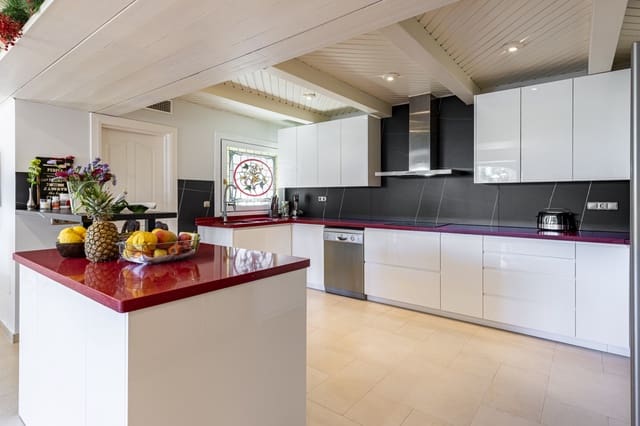 5 soveværelse Villa til salg i Benahavís med swimmingpool garage - € 1.900.000 (Ref: 4694469)