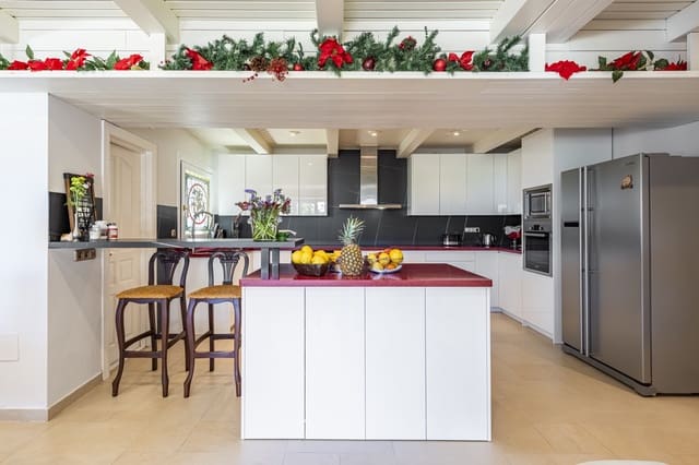 5 soveværelse Villa til salg i Benahavís med swimmingpool garage - € 1.900.000 (Ref: 4694469)