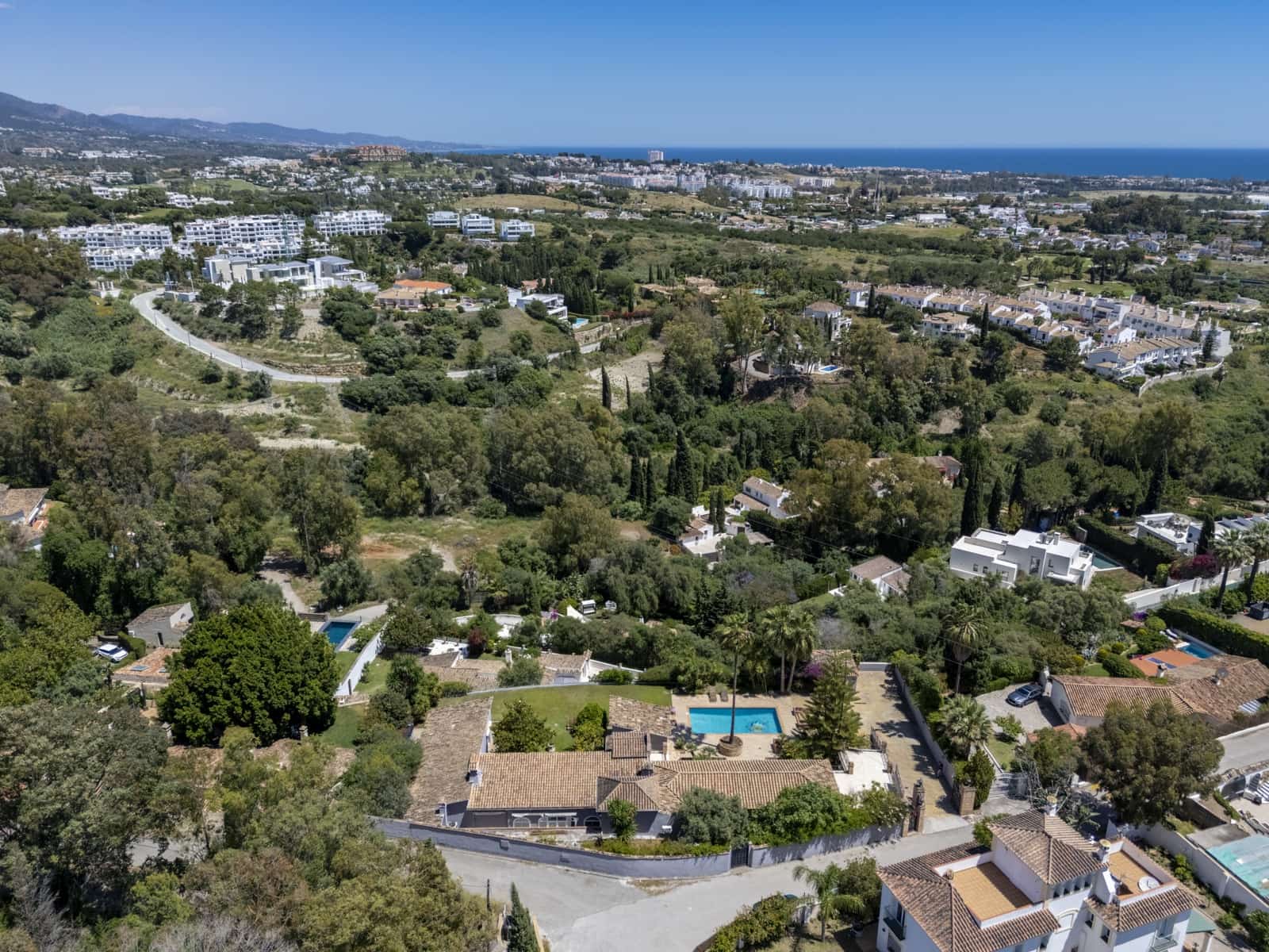 5 bedroom Villa for sale in Benahavis with pool garage - € 1,900,000 (Ref: 4694469)