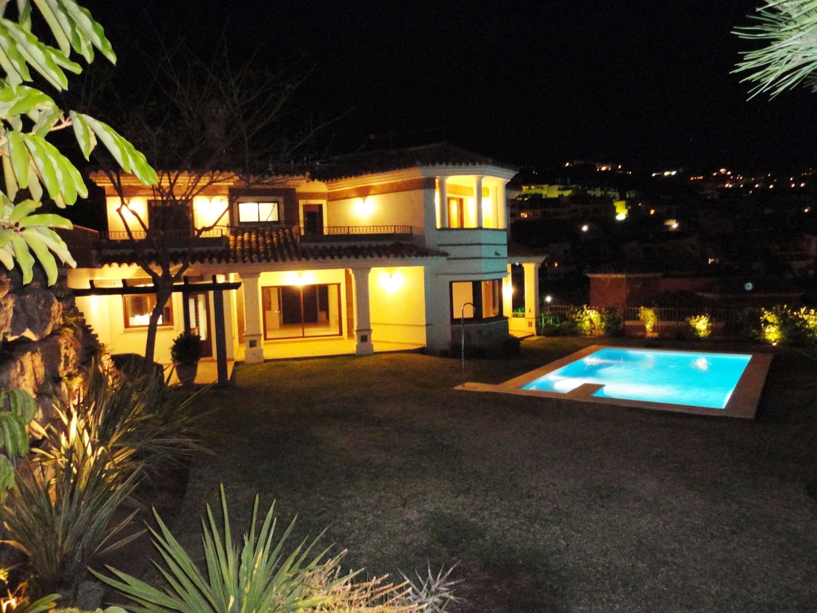 5 slaapkamer Villa te koop in Los Arqueros met zwembad garage - € 2.725.000 (Ref: 4694680)