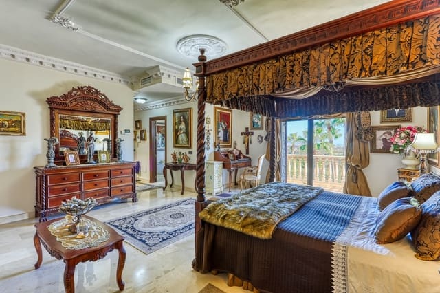 8 sypialnia Willa na sprzedaż w Alhaurín de la Torre z basenem garażem - 1 900 000 € (Ref: 4694684)