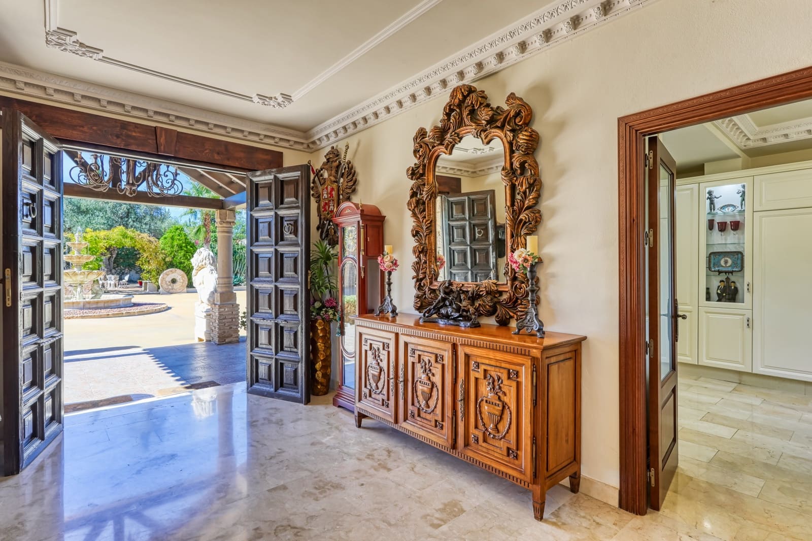 8 sypialnia Willa na sprzedaż w Alhaurin de la Torre z basenem garażem - 1 900 000 € (Ref: 4694684)