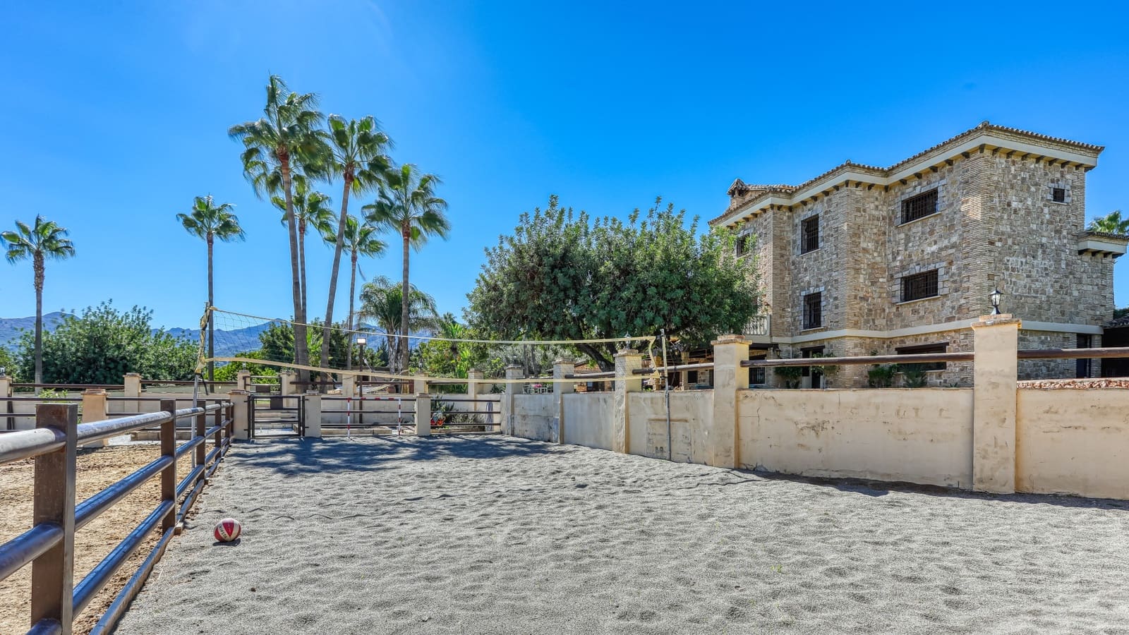 8 sypialnia Willa na sprzedaż w Alhaurin de la Torre z basenem garażem - 1 900 000 € (Ref: 4694684)