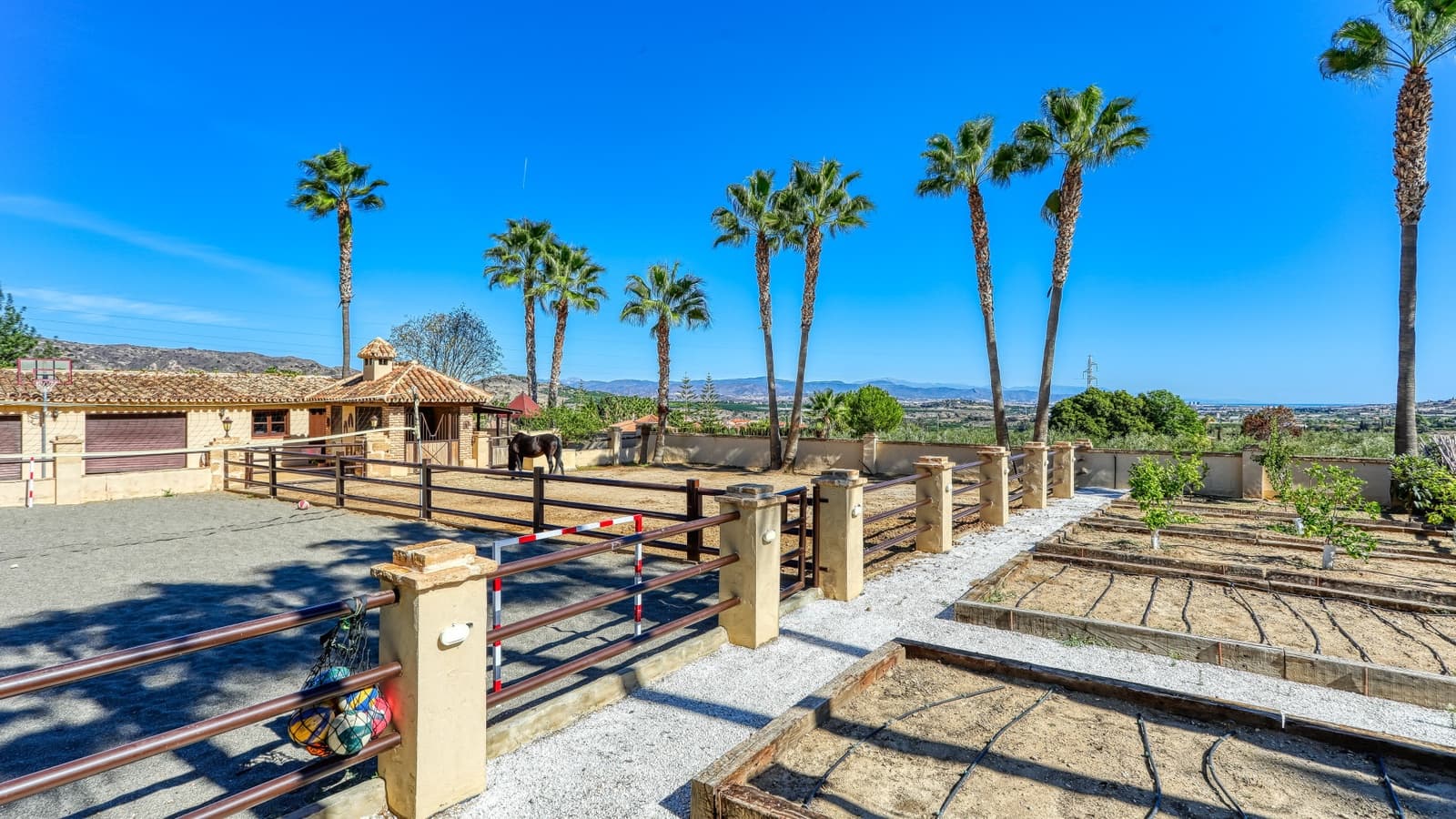 8 sypialnia Willa na sprzedaż w Alhaurin de la Torre z basenem garażem - 1 900 000 € (Ref: 4694684)