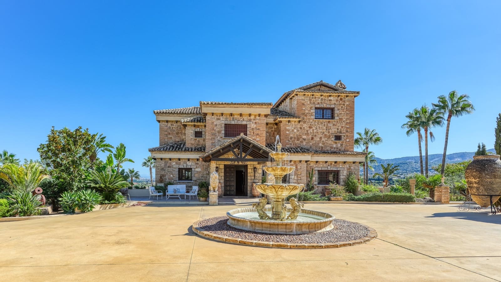 8 soveværelse Villa til salg i Alhaurin de la Torre med swimmingpool garage - € 1.900.000 (Ref: 4694684)