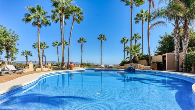 8 soverom Villa til salgs i Alhaurín de la Torre med svømmebasseng garasje - € 1 900 000 (Ref: 4694684)