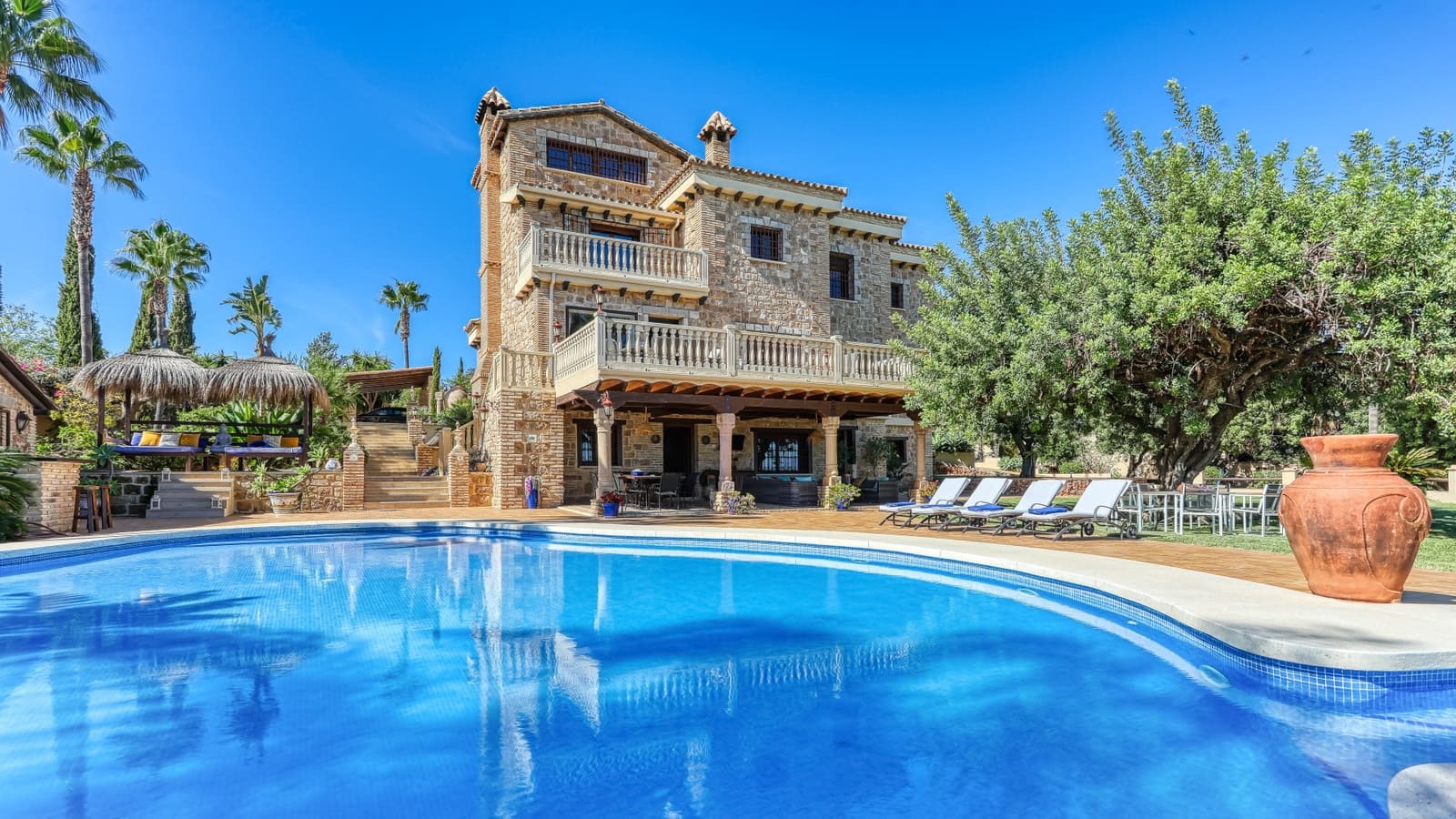 8 soveværelse Villa til salg i Alhaurin de la Torre med swimmingpool garage - € 1.900.000 (Ref: 4694684)