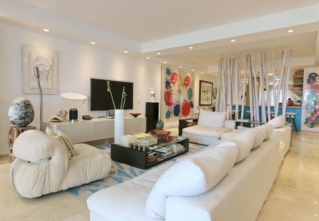 3 chambre Appartement à vendre à Estepona avec piscine garage - 1 500 000 € (Ref: 4694689)