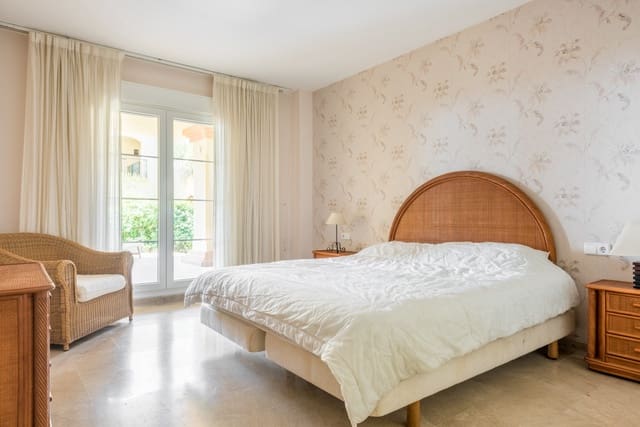 3 Zimmer Apartment zu verkaufen in Marbella mit Pool Garage - 900.000 € (Ref: 4694772)