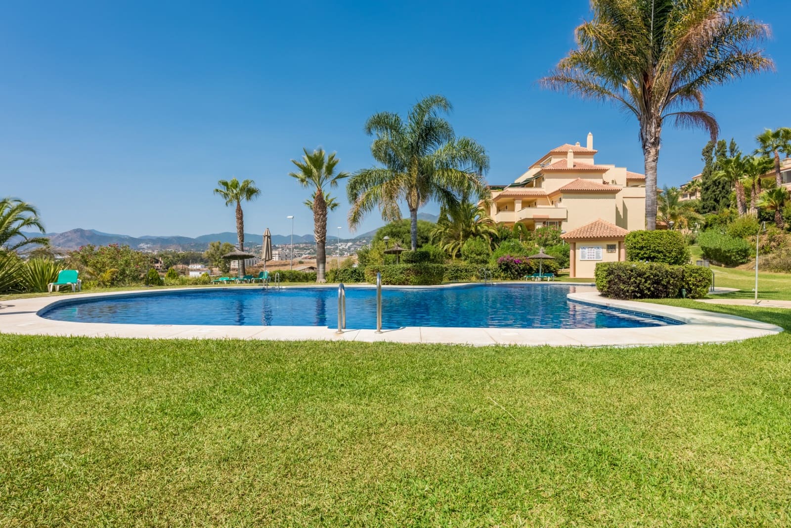 3 sovrum Lägenhet till salu i Marbella med pool garage - 900 000 € (Ref: 4694772)