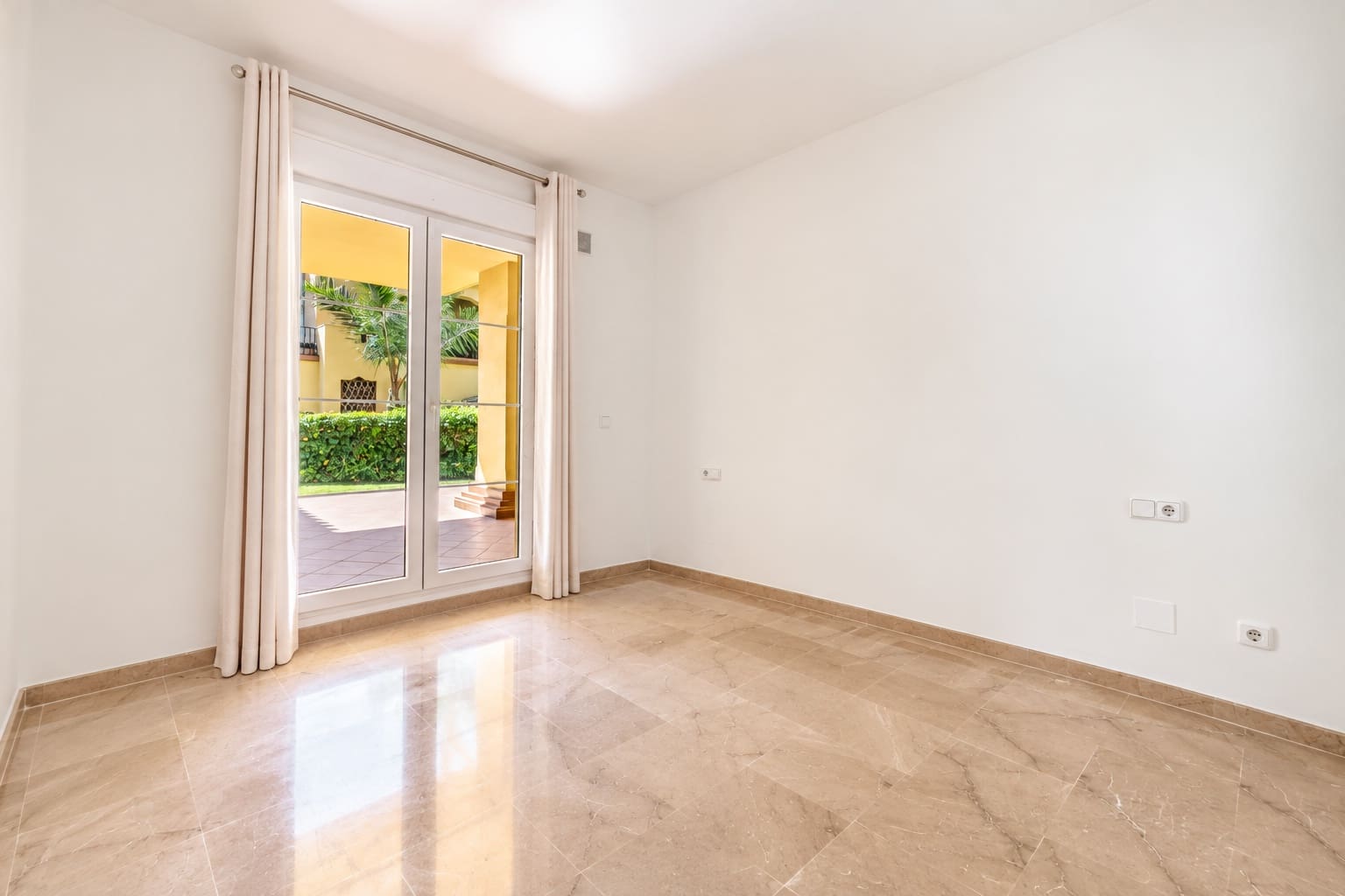 Apartamento de 3 habitaciones en Marbella en venta con piscina garaje - 900.000 € (Ref: 4694772)