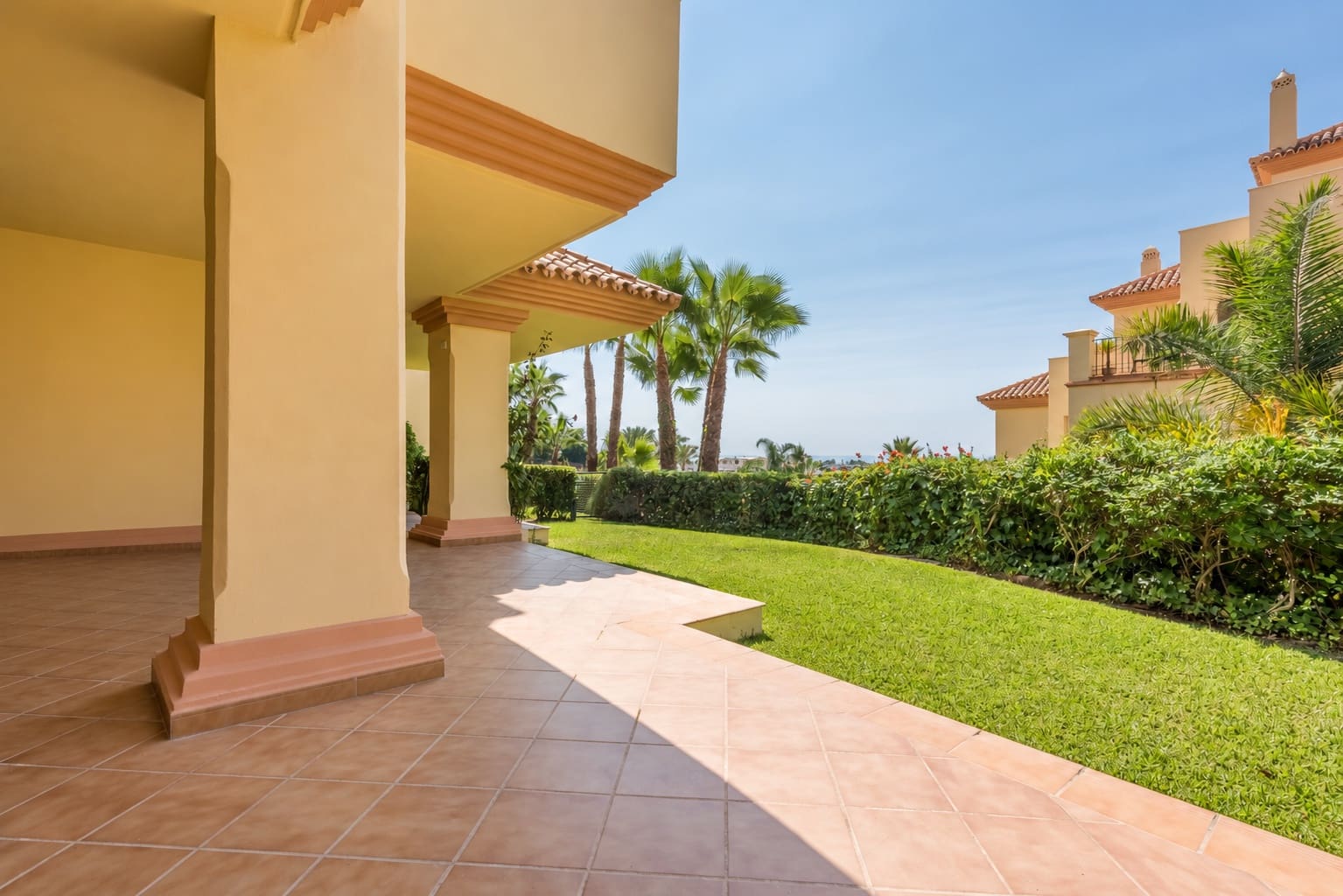 Apartamento de 3 habitaciones en Marbella en venta con piscina garaje - 900.000 € (Ref: 4694772)