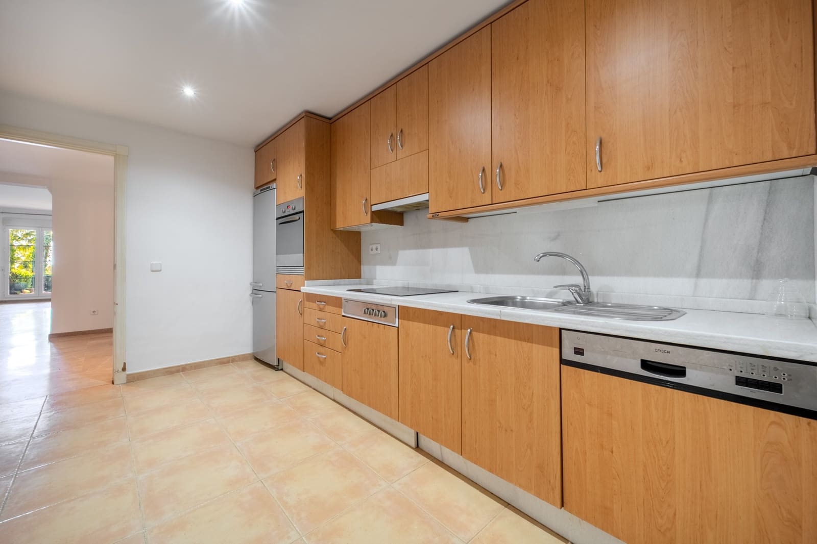 Apartamento de 3 habitaciones en Marbella en venta con piscina garaje - 900.000 € (Ref: 4694772)
