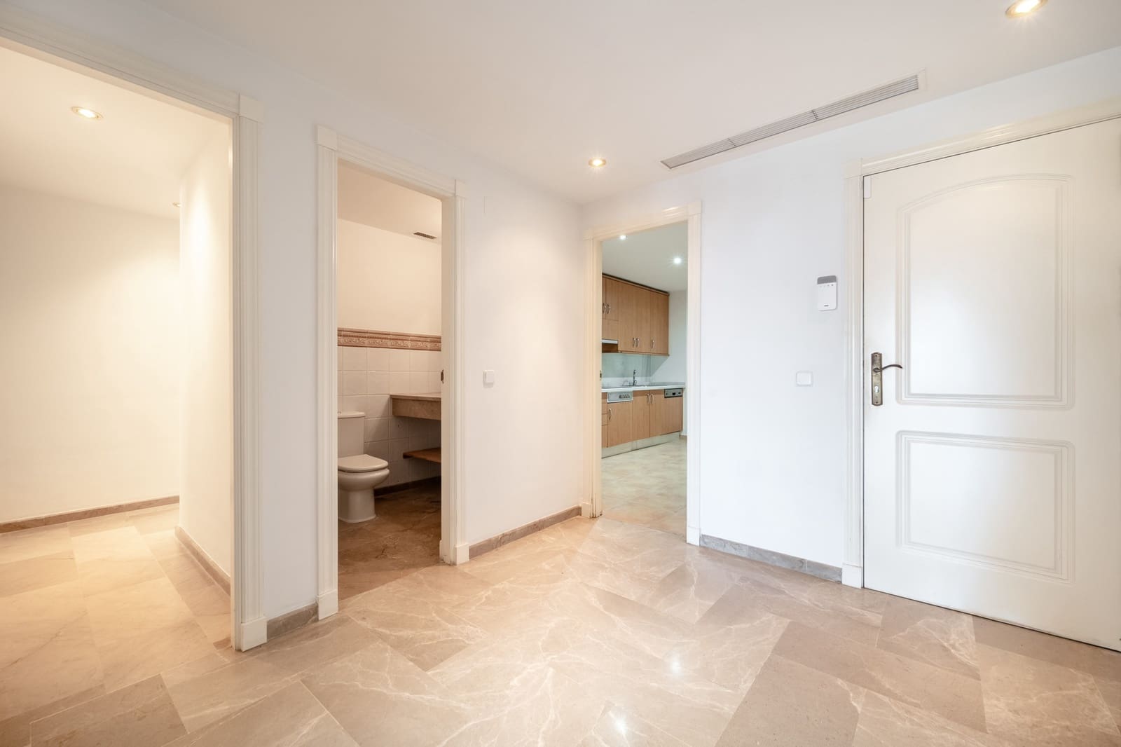 Apartamento de 3 habitaciones en Marbella en venta con piscina garaje - 900.000 € (Ref: 4694772)
