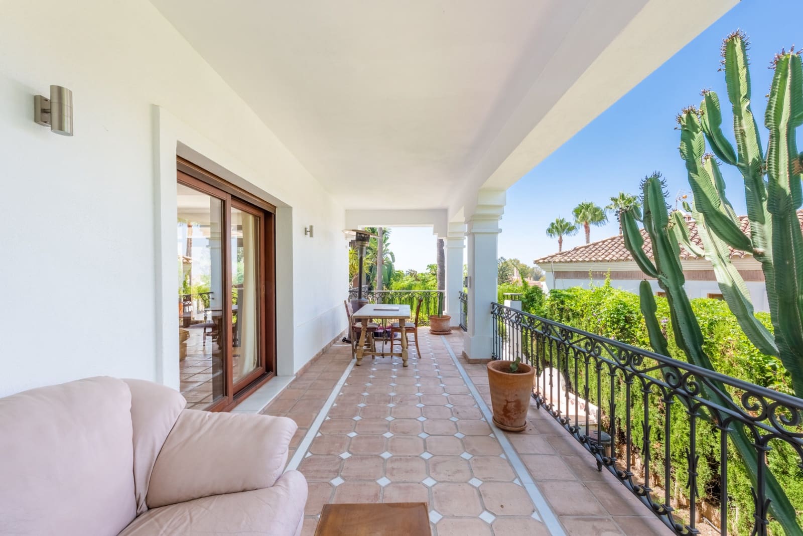 6 bedroom Villa for sale in Nueva Andalucia with pool garage - € 3,500,000 (Ref: 4729740)