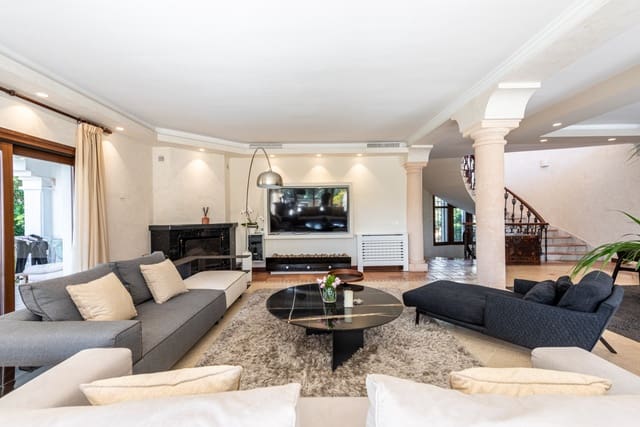 Chalet de 6 habitaciones en Nueva Andalucia, Marbella en venta con piscina garaje - 3.500.000 € (Ref: 4729740)
